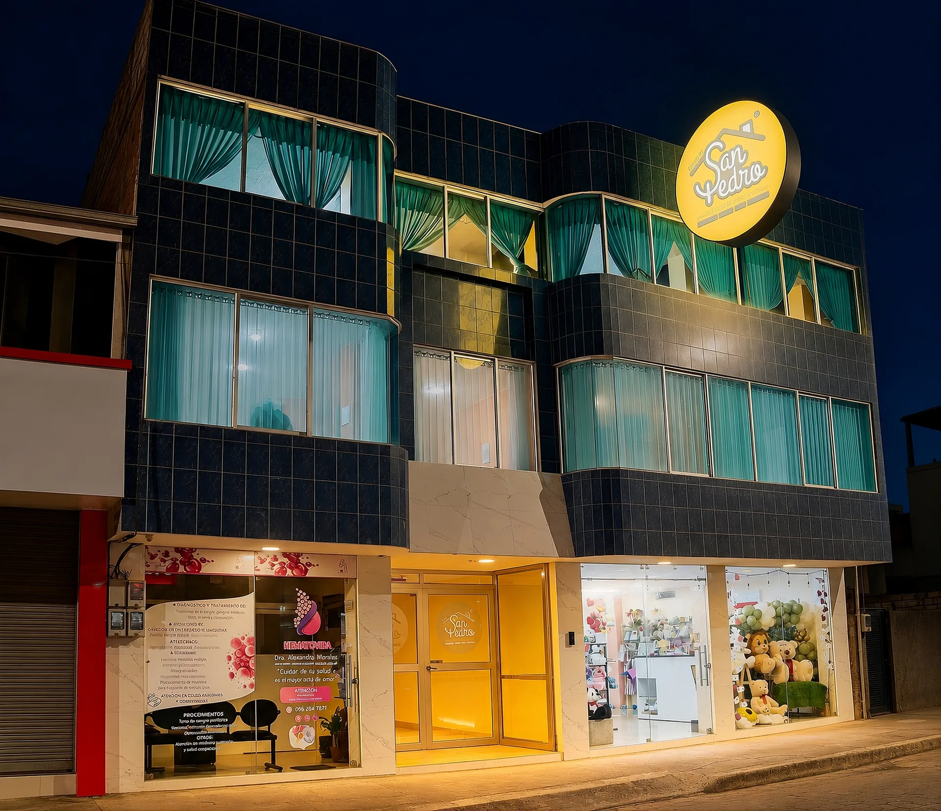 Hostal San Pedro de noche en Pelileo